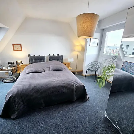 Place De L'etoile Homestay szállás